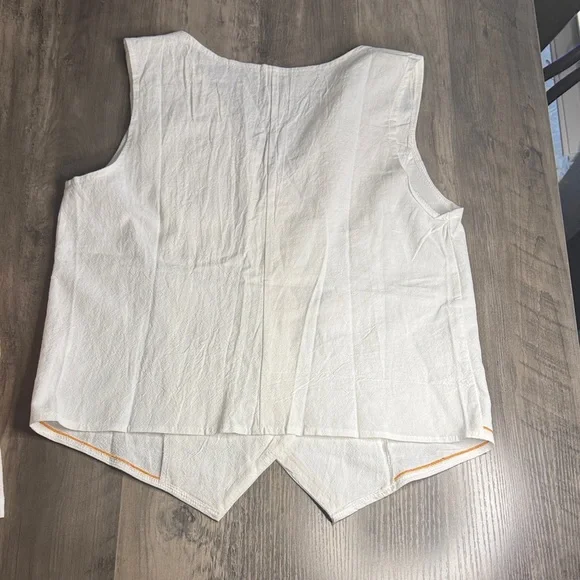 Cottagecore Festival White Short and Vest Set with Floral Embroidery - Picture 11 of 11